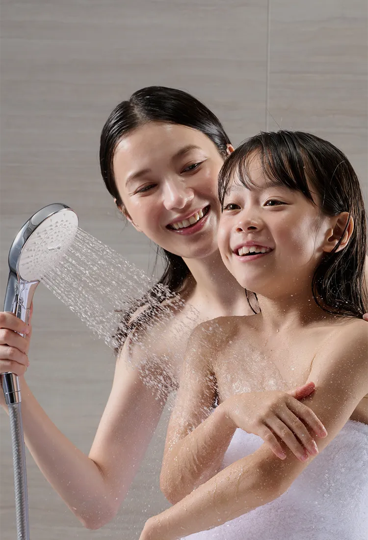 空気をたっぷり含んだ⼤粒の⽔滴で肌をやさしく包み込む